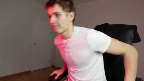 Snapshot of eric_poston chatting on November 13, 8:57 am online show from November 13, 8:57 am