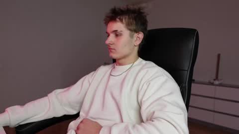 Snapshot of eric_poston chatting on November 14, 1:21 pm online show from November 14, 1:21 pm