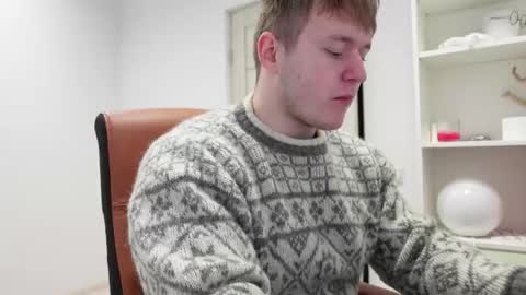 Snapshot of eric_poston chatting on November 15, 6:22 am online show from November 15, 6:22 am