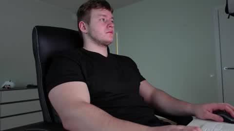 Snapshot of eric_poston chatting on November 22, 7:07 am online show from November 22, 7:07 am