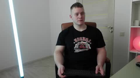 Snapshot of eric_poston chatting on November 23, 7:19 am online show from November 23, 7:19 am