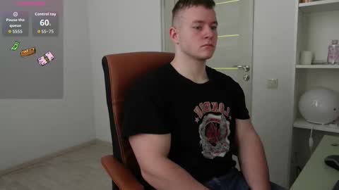 Snapshot of eric_poston chatting on November 24, 7:41 am online show from November 24, 7:41 am