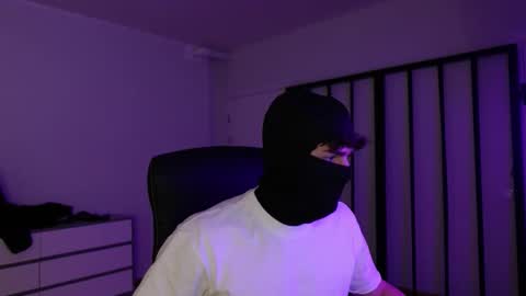 Snapshot of eric_poston chatting on November 27, 3:14 pm online show from November 27, 3:14 pm