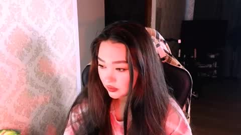 Snapshot of erica_wayne chatting on December 16, 3:00 am Erica Wayne online show from December 16, 3:00 am