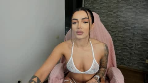 Snapshot of erica_xoo chatting on November 4, 5:28 am Riaaa online show from November 4, 5:28 am