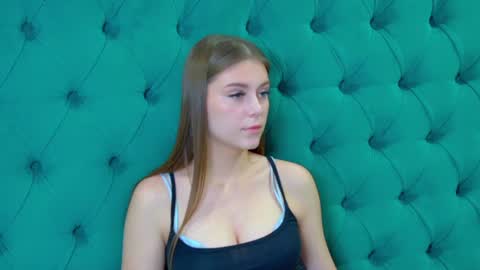 Snapshot of ericafoxes chatting on June 30, 6:25 am EricaFoxes online show from June 30, 6:25 am
