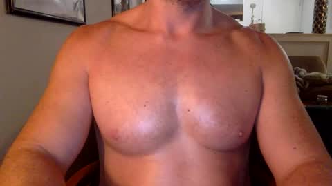 Snapshot of ericamyserso chatting on March 18, 4:04 am EricMuscle86 online show from March 18, 4:04 am