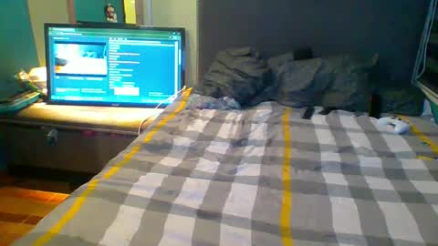 ericareh online show from September 17, 5:09 am