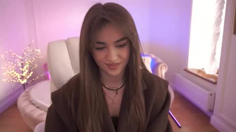 Erica online show from March 5, 2:24 pm