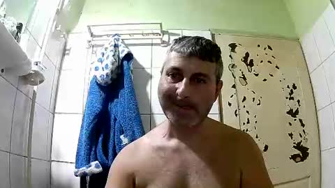 Snapshot of ericboy32 chatting on December 29, 10:01 am eric online show from December 29, 10:01 am