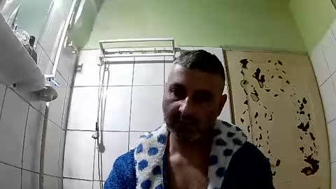 Snapshot of ericboy32 chatting on December 31, 4:38 am eric online show from December 31, 4:38 am