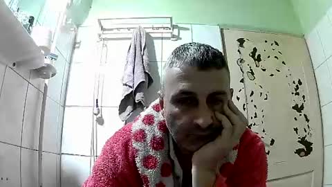 Snapshot of ericboy32 chatting on January 8, 3:51 am eric online show from January 8, 3:51 am