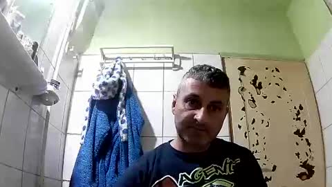 Snapshot of ericboy32 chatting on January 15, 1:02 am eric online show from January 15, 1:02 am