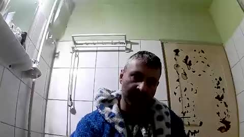 Snapshot of ericboy32 chatting on January 18, 6:53 pm eric online show from January 18, 6:53 pm