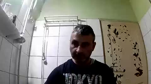 Snapshot of ericboy32 chatting on January 18, 9:55 pm eric online show from January 18, 9:55 pm