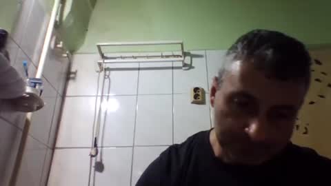 Snapshot of ericboy32 chatting on January 23, 2:12 am eric online show from January 23, 2:12 am