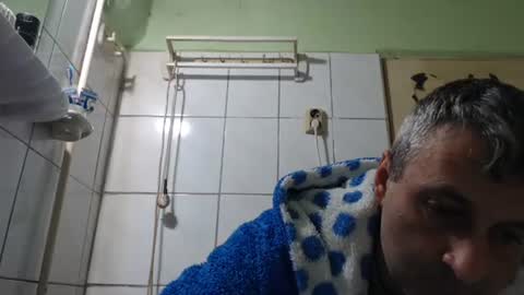 Snapshot of ericboy32 chatting on February 5, 5:53 pm eric online show from February 5, 5:53 pm