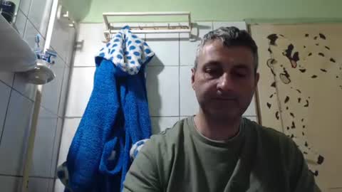 Snapshot of ericboy32 chatting on February 5, 11:17 pm eric online show from February 5, 11:17 pm