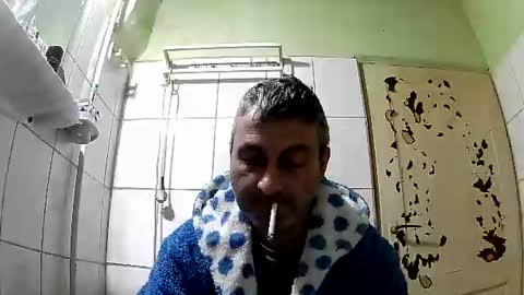 Snapshot of ericboy32 chatting on February 8, 11:13 pm eric online show from February 8, 11:13 pm