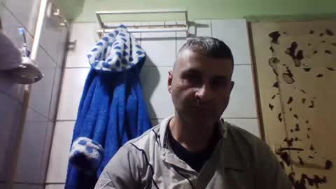 Snapshot of ericboy32 chatting on February 20, 4:50 am eric online show from February 20, 4:50 am