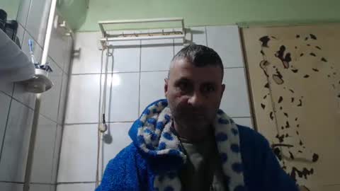 Snapshot of ericboy32 chatting on February 24, 1:53 pm eric online show from February 24, 1:53 pm