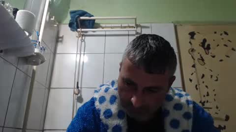 Snapshot of ericboy32 chatting on March 12, 7:28 pm eric online show from March 12, 7:28 pm