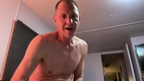 Snapshot of ericgene chatting on March 5, 1:52 am skoooozle online show from March 5, 1:52 am