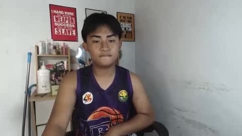 erick_cummer30 online show from May 6, 7:35 am