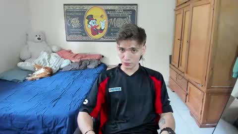 erick_de_rossee online show from March 12, 7:09 pm