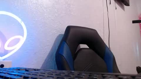 Snapshot of erick_martinezz chatting on July 14, 12:02 am erick online show from July 14, 12:02 am