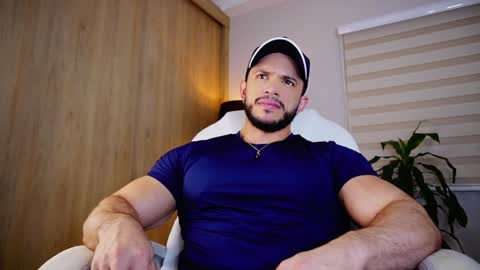 Snapshot of erick_thompson chatting on December 4, 9:57 pm Erick Thompson online show from December 4, 9:57 pm