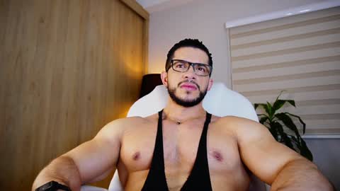 Snapshot of erick_thompson chatting on December 5, 9:39 pm Erick Thompson online show from December 5, 9:39 pm