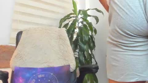 Snapshot of erick_thompson chatting on July 30, 7:02 pm Erick Thompson online show from July 30, 7:02 pm