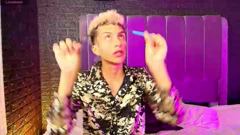 Snapshot of erick_velveth chatting on November 7, 9:15 pm erick online show from November 7, 9:15 pm