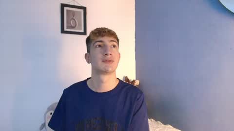 Snapshot of erik_golden_ chatting on June 16, 8:00 pm I am Erik online show from June 16, 8:00 pm
