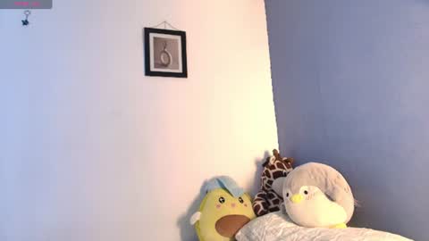 Snapshot of erik_golden_ chatting on June 18, 8:24 pm I am Erik online show from June 18, 8:24 pm