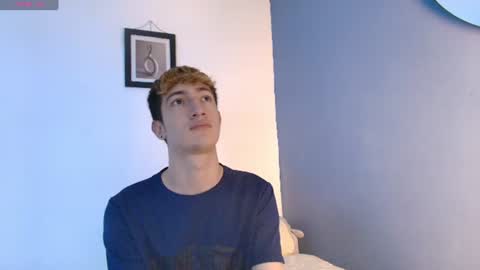 Snapshot of erik_golden_ chatting on July 15, 8:58 pm I am Erik online show from July 15, 8:58 pm