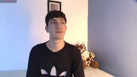 Snapshot of erik_golden_ chatting on July 29, 9:13 pm I am Erik online show from July 29, 9:13 pm