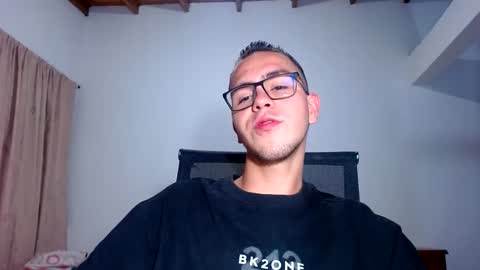 Snapshot of erik_rodriguez chatting on September 13, 11:26 pm Erik rodriguez online show from September 13, 11:26 pm