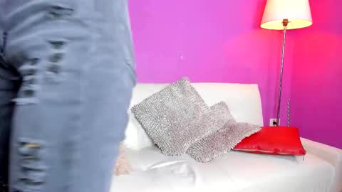 Snapshot of erika1717 chatting on November 6, 2:18 pm erika1717 online show from November 6, 2:18 pm