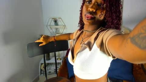 E R I K A  - L  Y R I C S online show from April 28, 2:27 am