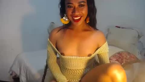 erika_madrigal online show from December 21, 12:53 am