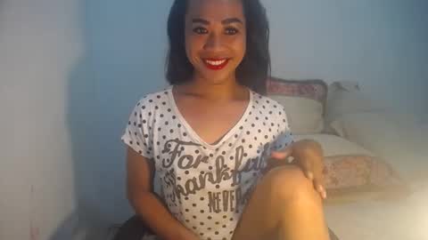 erika_madrigal online show from December 30, 10:55 pm