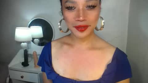 erika_madrigal online show from September 17, 7:10 am