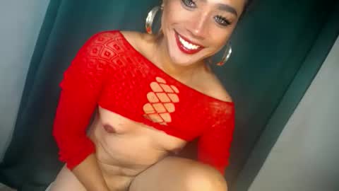 erika_madrigal online show from December 2, 11:34 pm