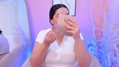 Snapshot of erika_mendez1 chatting on October 28, 7:49 pm Erika Mendez online show from October 28, 7:49 pm