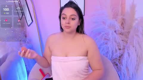 Snapshot of erika_mendez1 chatting on November 22, 8:08 pm Erika Mendez online show from November 22, 8:08 pm