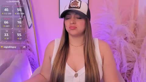 Snapshot of erika_mendez1 chatting on November 24, 8:19 pm Erika Mendez online show from November 24, 8:19 pm