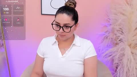 Erika Mendez online show from February 4, 7:20 pm