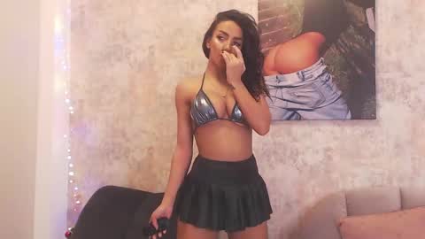 Snapshot of erikabeee1 chatting on February 4, 6:14 am Erikabeee online show from February 4, 6:14 am